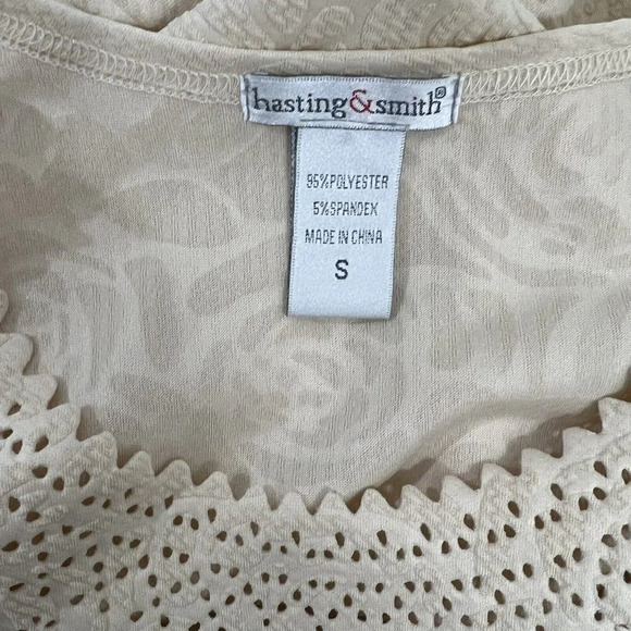 Hastings & Smith Cream Textured Rose Blouse Eyelet Trim Elegant Neutral Color - Picture 8 of 8